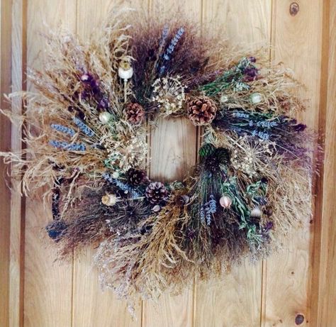 Dried Poppy, Poppy Heads, Christmas Decs, Grasses, Fall Wreath, Dried Flowers, Poppies, Christmas Wreaths, Holiday Decor