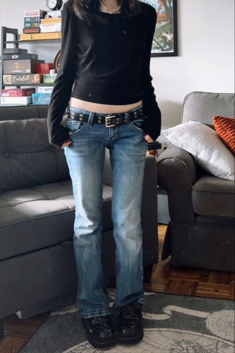 Low Rise Grunge Jeans, Alt Low Rise Jeans Outfit, Emo Jeans Outfit, Low Rise Jeans Outfit 2000s Grunge, Y2k Miss Me Jeans Outfit, Alt Outfits Jeans, Alt Jeans Outfit, 2000s Jeans Outfit, Grunge Jeans Outfit