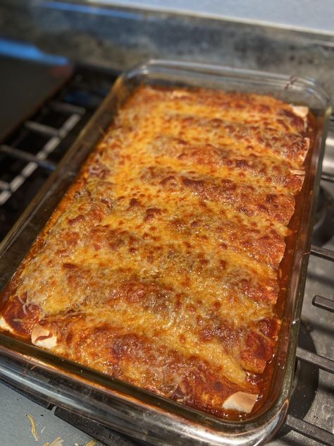 Pollo enchiladas! #food #meal #foods #healthyfood #keto Enchilada Aesthetic, Enchiladas Aesthetic, Eating Photography, Parma Ham, Gruyere Cheese, Breadsticks, Dim Sum, Beautiful Food, Aesthetic Food