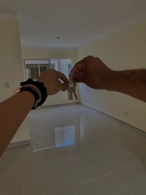 Live In Couple Aesthetic, First Apartment With Boyfriend Aesthetic, New Apartment With Boyfriend, Couples Apartment Aesthetic, Couple Living Together Aesthetic, Moving In Together Aesthetic, New House Keys Aesthetic, Apartment Couple, Apartment Keys