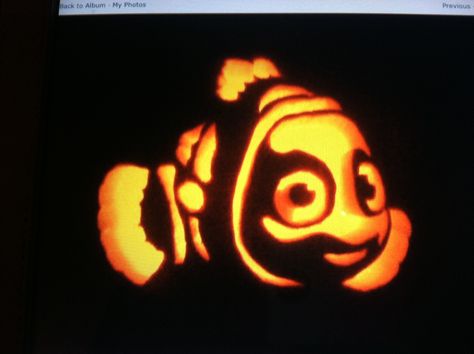 Nemo Nemo Pumpkin Carving, Spongebob Pumpkin, Nemo Pumpkin, Pumpkin Templates, Pumpkin Carving Stencils, Pumpkin Patterns, Pumkin Carving, Carving Stencils, Creative Pumpkin Carving