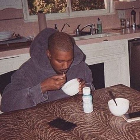 Kanye West Eating, Kanye And Kim, Kanye West And Kim, Kim And Kanye, Rap Lines, Rap Aesthetic, Friend Anime, Love My Boyfriend, Matching Profile Pictures