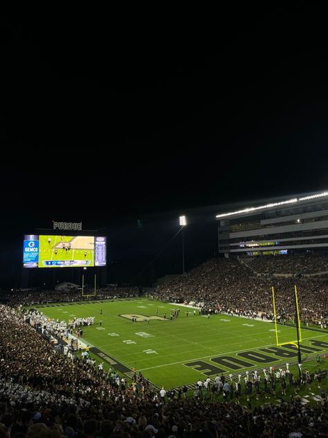 Purdue Football, Boilermaker, College Gameday, Purdue Boilermakers, Purdue University, Dream Life, Tik Tok, Soccer Field, Vision Board