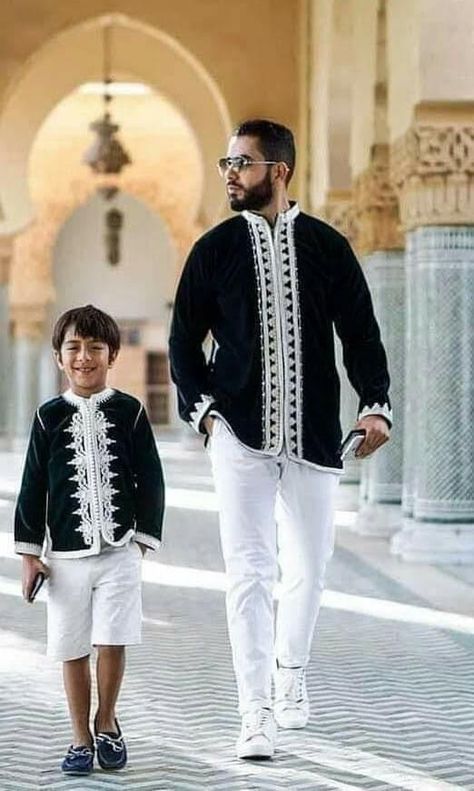 Moroccan Outfit Men, Caftan Dress For Men, Moroccan Outfit, Arabic Outfit, Middle Eastern Clothing, Arab Men Fashion, Mens Vest Fashion, Ethiopian Dress, Moroccan Clothing