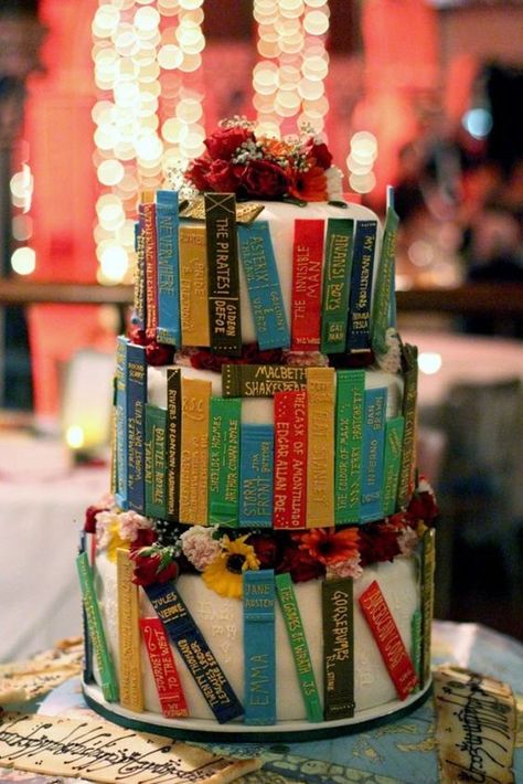 The elegant and vintage look of libraries, and old books filled with memorable characters and exciting plots have the power to transport us to another world -- Literary Wedding Theme, Library Cake, Cake Paris, Book Themed Wedding, Literary Wedding, Geeky Wedding, Book Cakes, Book Cake, Tiered Cake