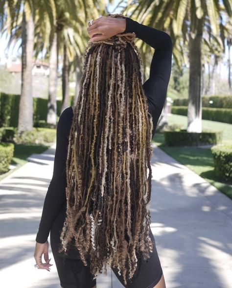 Get The Look: Ciara’s Faux BonitaLocs Bohemian Locs Black Women, Faux Locs Colored, Locs Black Women, Black Hair Protective Styles, Bohemian Locs, Colored Braids, Goddess Braids Hairstyles, Hair Braid Videos, Hair Ponytail