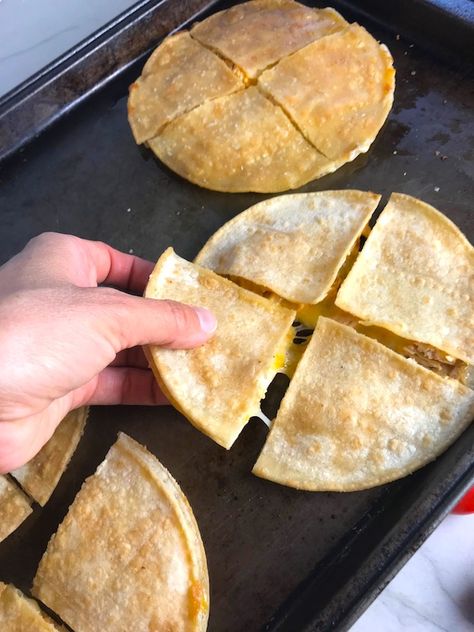 Chicken & Cheese Corn Tortilla Quesadillas ~ Talking Meals Corn Tortilla Quesadilla, Tortilla Quesadilla, Baked Quesadilla, Baked Corn Tortillas, Cheese Quesadilla Recipe, Corn Tortilla Recipes, Tortilla Bake, Wraps Recipes Easy, Recipes With Flour Tortillas