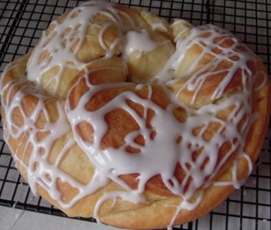 Pulla Recipe, Melting Butter, Finnish Recipes, Yeast Recipes, Christmas Bread, Yeast Bread Recipes, Yeast Bread, Sweet Bread, Bread Machine