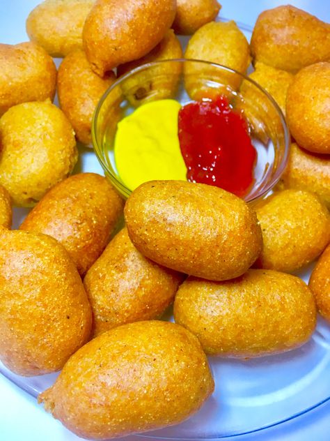 Vegan Corn Dogs, Midnight Munchies, Corndog Recipe, Mini Corn Dogs, Corn Dog, Public Enemy, Vegan Appetizers, Corn Dogs, Dog Recipes