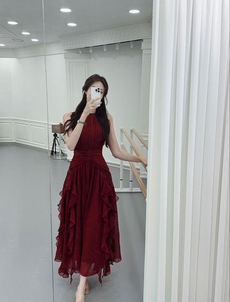 Maroon Dress Outfit Formal, Maroon Aesthetic Outfit, Western Dresses For Women, Long Length Dresses, Gowns Dresses Elegant, Red Dresses Classy, Clothes Korean Style, Preppy Dresses, Classy Dress Outfits