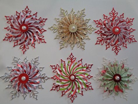 Christmas Card Embellishments, Christmas Embellishments Scrapbooking, Christmas Paper Embellishments, Paper Rosettes Christmas, Christmas Embellishments Paper, Christmas Rosettes, Christmas Embellishments, Paper Medallions, Christmas Decorations Centerpiece