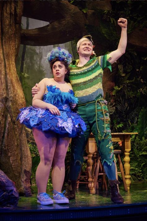 Review: Peter Pan Goes Wrong on Broadway #pangoeswrong #nyc Mischief Theatre, Goes Wrong Show, Peter Pan Broadway, London Kids Activities, Children's Theatre, Quick Costumes, Theatre Scene, Theatre London, London Family