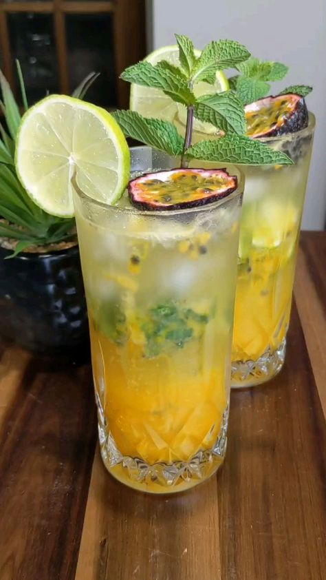 Fruit Mojito, Passion Fruit Mojito, Mango Slices, Mojito Mocktail, Mango Mojito, Rose Lemonade, Mango Fruit, Wine And Dine, School Project