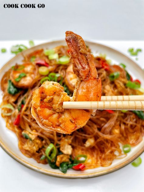 Soy Sauce Shrimp, Glass Noodles Recipe, Glass Noodle Salad, Bean Noodles, Chinese Vegetables, Noodle Recipes Easy, Glass Noodles, Fry Sauce, Stir Fry Sauce