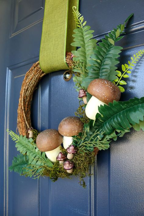 Mushroom Wreath, Tree Mushrooms, Moss Wreath, Mushroom Crafts, Cottage Market, Trendy Diy, Mushroom Decor, Dollar Tree Crafts, Dollar Store Crafts