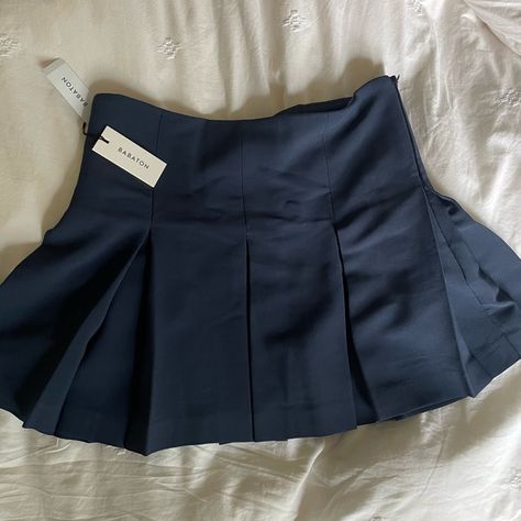 Pleated Navy Skirt, Navy Blue Skirt Outfits, Blue Pleated Skirt Outfit, Skirts Aesthetic, Navy Blue Pleated Skirt, College Skirt, Navy Blue Mini Skirt, Blue Skirt Outfits, Dark Blue Skirt