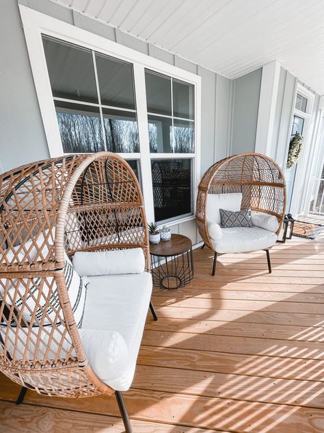 Outdoor Patio Ideas Egg Chair, Cute Outdoor Chairs, Egg Chair On Deck, Patio Egg Chair Outdoor Spaces, Egg Chair Balcony Ideas, Egg Chairs On Front Porch, Egg Chair On Balcony, Egg Chair Outdoor Decor, Wicker Egg Chair Patio