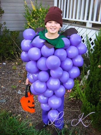 Last Minute Halloween DIY Costumes for kids - Great Halloween costume ideas for mom or dad to make in a day. From younger kids to teenagers, you can make any of these costumes quick and easy. All with homemade instructions and pictures. Find unique creative designs and clever costumes. #halloween #costumes #partyideas #kids #diy by Press Print Party! Costume Fleur, List Of Halloween Costumes, Vegetable Costumes, Grapes Costume, Halloween Diy Kids, Fruit Costumes, Food Costumes, Diy Costumes Kids, Diy Halloween Costumes For Kids