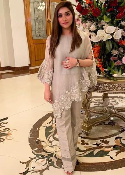 Formal Diaries – Page 2 – Saira Shakira Casual Bridal Dress, Saira Shakira, Sets Outfit, Stylish Short Dresses, Salwar Kamiz, Dress Design Patterns, Simple Pakistani Dresses, Stylish Party Dresses, Party Wear Indian Dresses