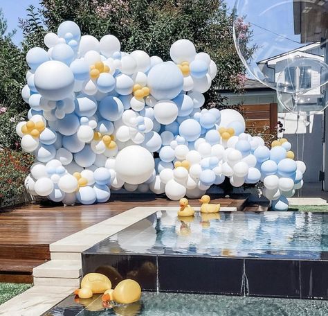 Duck Pool Party Ideas, Baby Duck Baby Shower Ideas, Rubber Duckie Baby Shower Ideas, Rubber Duck Baby Shower Theme, Rubber Duck Party Ideas, Duck Theme Birthday Party Decoration, Rubber Ducky First Birthday Party, Duck Theme Baby Shower Ideas, Duck Birthday Theme Decoration