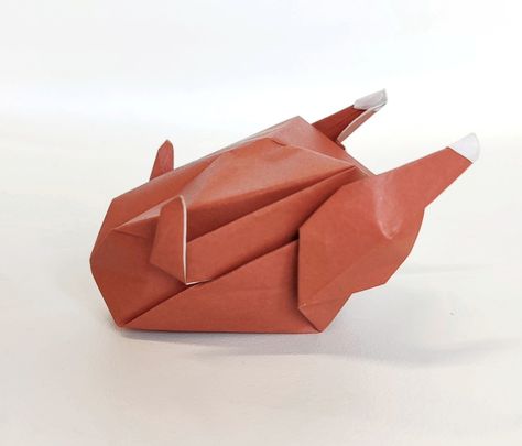 Origami roast chicken by Celestino Picazo. Folded in a single piece of 15x15 square paper. Diagram published in AEP's Pajarita extra 2022". Origami Chicken, Food Marketing, Chicken Farm, Square Paper, Roast Chicken, Kirigami, How To Cook Chicken, Single Piece, Origami