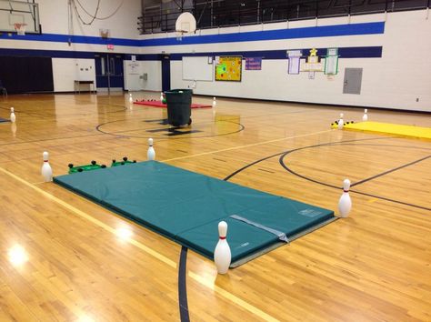 Teamwork Pe Games, Sink The Ship Game, Best Pe Games For Elementary, Sink The Ship, Preschool Pe, Pe Games Elementary, Gym Games For Kids, Gym Activities, Elementary Physical Education