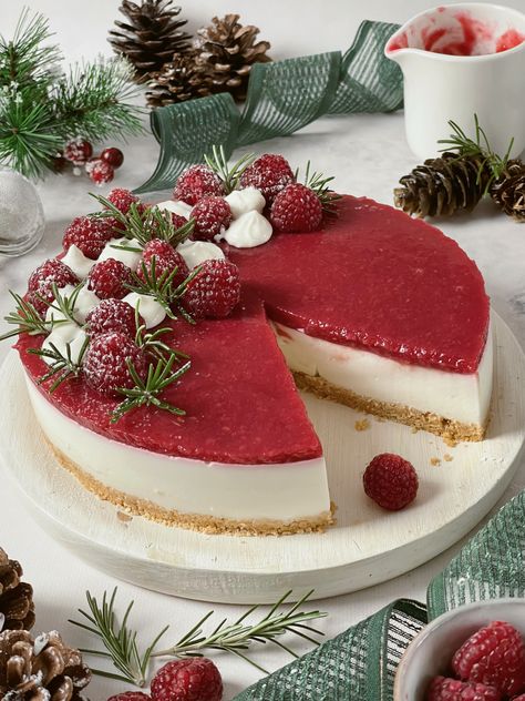 Cheesecake de framboesas, decoração de natal (sem açúcar) Paleo Cheesecake, Jordan Cake, Dress Trending, Christmas Cheesecake, Christmas Dreaming, Christmas Hamper, Art Cute, Christmas Night, Christmas Makes