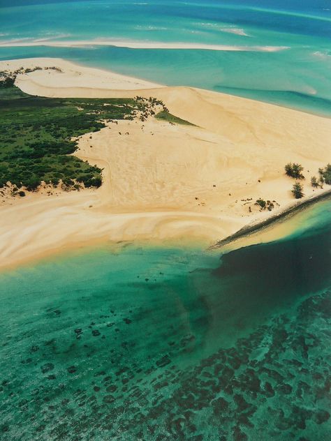 Maputo, World Photography, Sand Dunes, Africa Travel, Places Around The World, Mozambique, Beach Resorts, Wonderful Places, Vacation Spots