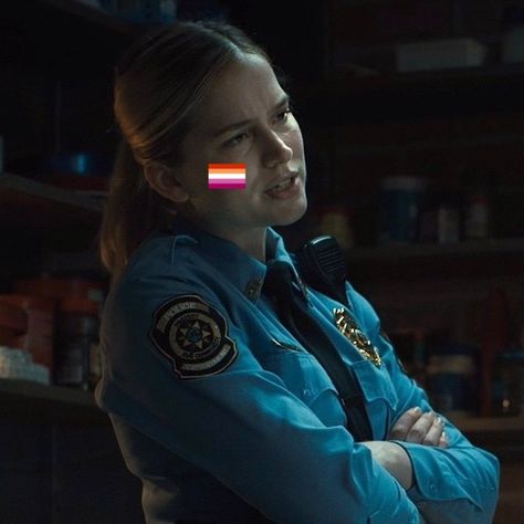 vanessa w a lesbian flag icon!!! :DD | elizabeth lail Elizabeth Lail Icons, Vanessa Shelly, Vanessa Fnaf, Lesbian Flags, Joshua Colley, Shayne Topp, Police Officer Wife, Courtney Miller, Elizabeth Lail