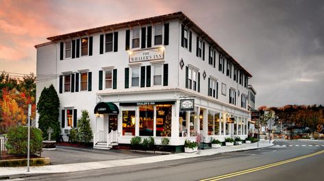 15 Best Romantic (Weekend) Getaways in Connecticut - The Crazy Tourist Cozy Inn, Mystic Pizza, Mystic Connecticut, Connecticut Travel, Hotel Inn, Mystic Ct, New England Road Trip, New England States, Romantic Weekend Getaways