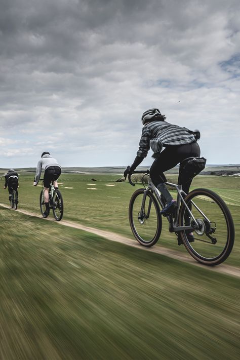 Canyon Gravel Bike, Gravel Bike Outfit, Road Cycling Photography, Race Bike Cycling, Road Bike Photography, Gravel Biking, Specialized Mountain Bikes, Trek Mountain Bike, Canyon Bike