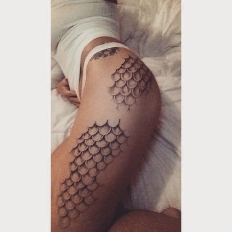 Scales Tattoo, Mermaid Scales Tattoo, Tattoos For Females, Unique Half Sleeve Tattoos, Real Life Mermaids, Beginner Tattoos, Scale Tattoo, Girls With Sleeve Tattoos, Blue Tattoo