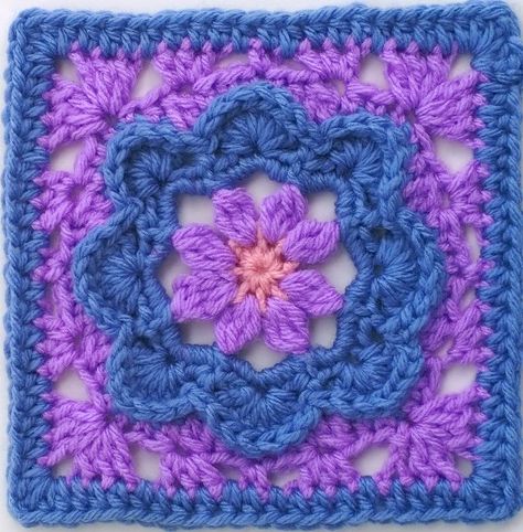 Pretty in Periwinkle Granny Square Pattern | This beautiful square blooms from the center to every corner! Motifs Afghans, Bantal Sofa, Crochet Blocks, Afghan Patterns, Crochet Square Patterns, Granny Squares Pattern, Crochet Motifs, Granny Square Crochet Pattern, Square Patterns