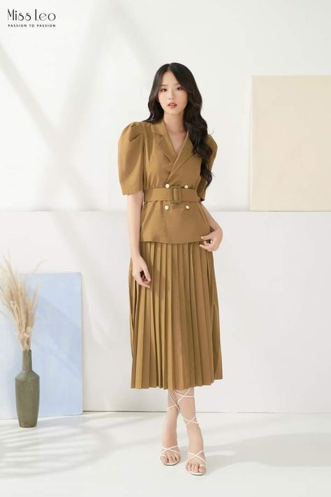 Outfit Kantor, Career Outfits, Stylish Short Dresses, Korean Girl Fashion, Stunning Outfits, Modest Fashion Outfits, Feminine Outfit, Formal Outfit, Classic Dress