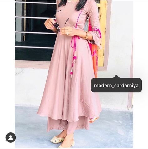 Instagram post by 👰only for suit loverzz💖 • Sep 2, 2019 at 12:27pm UTC Pallazo Suit, Punjabi Dress Design, Punjabi Outfits, Indian Designer Suits, Long Kurti Designs, Pakistani Dresses Casual, Salwar Kamiz, Dress Neck Designs, Indian Gowns Dresses