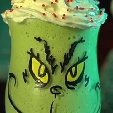 Nikk Alcaraz on Instagram: "This is a mean Grinchy milkshake. 3 ingredient holiday bliss! 5 scoops matcha ice cream 1/3 cup milk 3 mini peppermint sticks Blend and BAM!!! . . . . . #grinch #grinchmas #milkshake #matchaicecream #easyrecipes" Matcha Ice Cream, Holiday Baking Recipes, Peppermint Sticks, Christmas Party Food, 2023 Christmas, Halloween 2024, Yummy Desserts, Christmas Drinks, 3 Ingredient