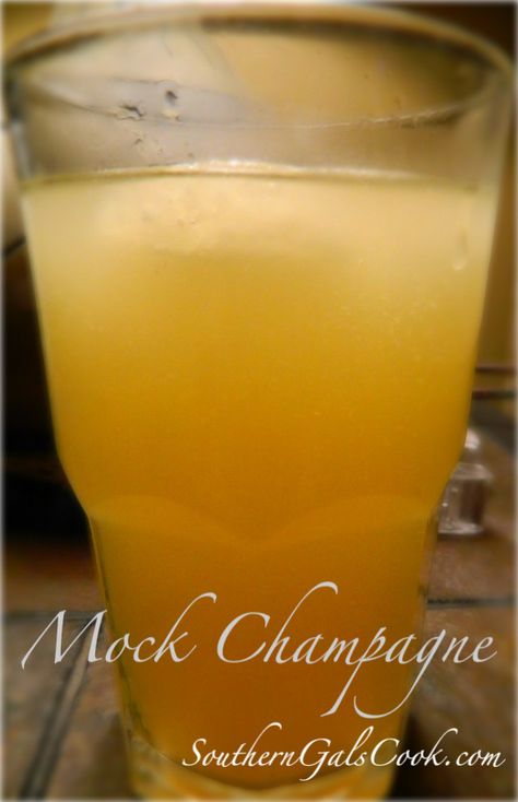 Gold Punch Recipe, House Party Drinks, Mock Champagne, Ginger Ale Punch, House Party Ideas, Champagne Punch Recipes, Wedding Punch, Wise Proverbs, Non Alcoholic Punch