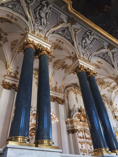 Architecture Baroque, Lan Can, Baroque Architecture, Grand Staircase, Ancient Architecture, The Ceiling, Beautiful Architecture, Beautiful Buildings, Blue And Gold