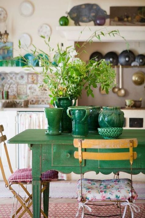 Green Painted Furniture, Painted Dining Table, Green Furniture, Table Inspiration, Green Table, Green Door, Green Decor, Painted Table, Green Kitchen