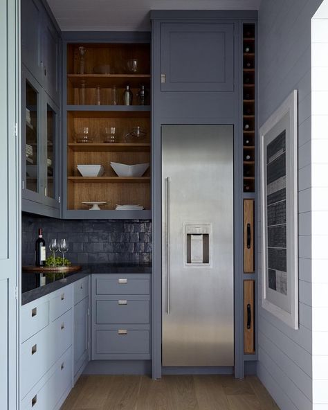 Hamptons Interior Designer on Instagram: “Is it acceptable to stay inside a pantry forever? Asking for a friend.⁠ ⁠ Design by @frampton_co / 📸: @joshuamchughphotography⁠ .⁠ .⁠ .⁠…” Hamptons Interior, Pantry Layout, Beautiful Pantry, Galley Kitchen Design, Cottage Kitchen Design, Galley Kitchens, Butlers Pantry, Galley Kitchen, Butler's Pantry