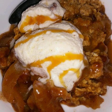 Best Ever Caramel Apple Crisp Caramel Apple Crisp Recipe, Caramel Apple Crisp, Best Apple Crisp, Classic Southern Recipes, Pinterest Food, Fall Desserts Easy, Homemade Caramel Sauce, Caramel Topping, Apple Crisp Recipes