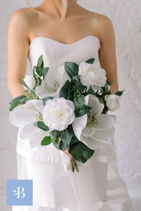 Magnolia Wedding Bouquet, White Magnolia Wedding, Wedding Bouquet Elegant, Wheat Wedding, Magnolia Bouquet, Elegant Bridal Bouquets, Silk Wedding Flowers, White Camellia, Southern Magnolia