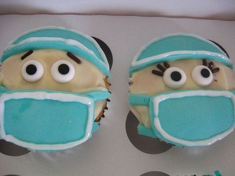 SURGICAL TECH Cupcakes I may make these for my coworkers! So cute! Surgery Cupcakes, Scrub Tech Week Ideas, Surgical Tech Graduation Party Ideas, Doctor Cupcakes, Scrub Tech Week, Surgical Technologist Week, Peeps Cupcakes, Surgical Tech Week, Nursing Foods