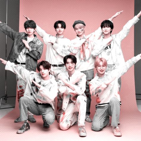 ~ 𝗮𝗻 𝗶𝗰𝗼𝗻 Enhypen Pink Group Photo, Enhypen Pink Ot7, Colorful Photoshoot, Amagi Brilliant Park, Cute Lockscreens, Kpop Iphone Wallpaper, Boyfriend Wallpaper, Fandom Kpop, Twitter Layouts