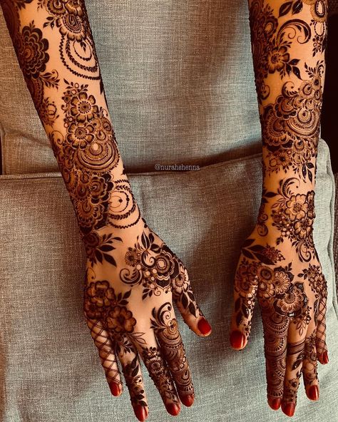 Signature Bridal henna, still very popular. I’ve removed and introduced new patterns in this piece 🖤 Trending Mehendi Designs 2023, Wedding Mehndi Design, Best Mehndi Design, Bride Henna, Mehndi Design Arabic, Wedding Henna Designs, Latest Arabic Mehndi Designs, Easy Mehndi Design, Henna Inspo