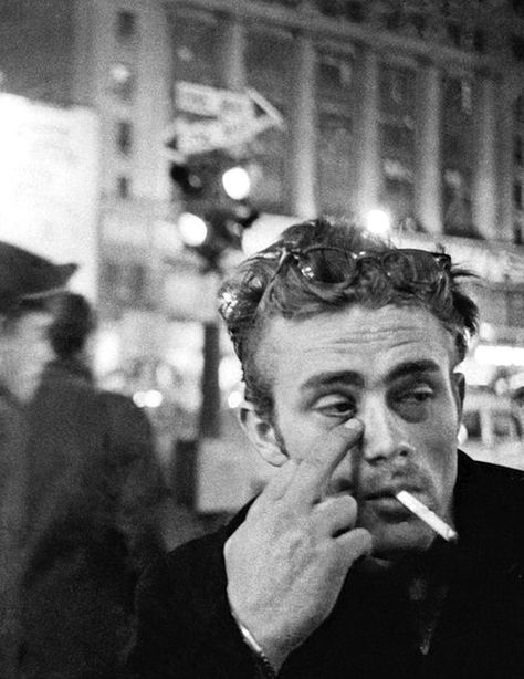 jamesdeandaily:    James Dean photographed by Dennis Stock in NYC, 1955. Dennis Stock, Terrence Loves You, James Dean Photos, A Streetcar Named Desire, Behind Blue Eyes, Jimmy Dean, East Of Eden, Actor James, James Dean