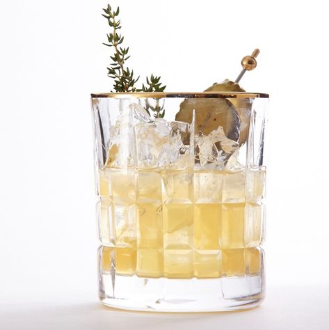 Add new ingredients to your cocktails and for something fresh and fun. Get the recipe for our savoury whiskey cocktail (with thyme!) at Chatelaine.com Pickle Drinks, Recipes Using Dill, Whisky Cocktail Recipes, Dill Pickle Vodka, Pickle Vodka, Vodka Ice, Coffee Vs Tea, Garlic Infused Olive Oil, Best Pickles