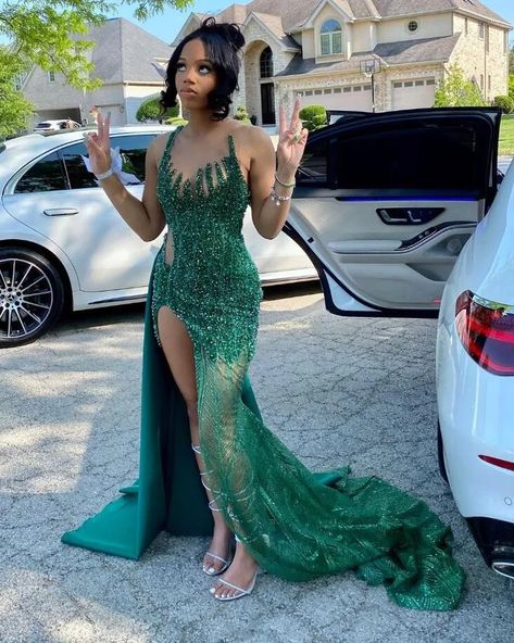 22th Birthday, Classy Prom, Prom Inspo, Sparkly Prom Dresses, Gorgeous Prom Dresses, Prom Girl Dresses, Senior Prom Dresses, Classy Prom Dresses, Sequin Prom Dresses