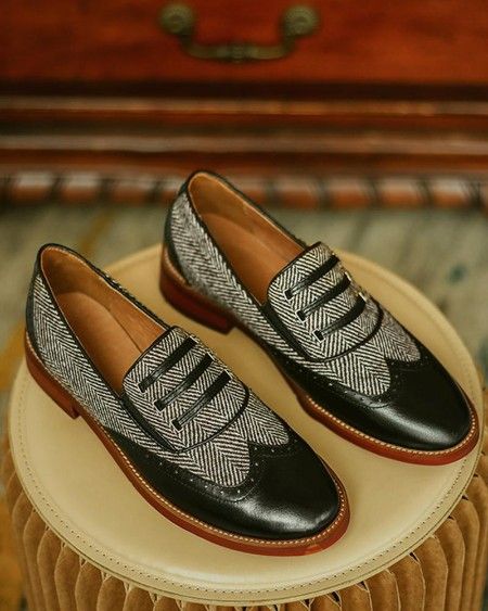 Oxfords Shoes, Low Heel Pumps, Tassel Loafers, Round Toe Heels, Inspiration Mode, Low Heels, The Light, On Shoes, Pumps Heels