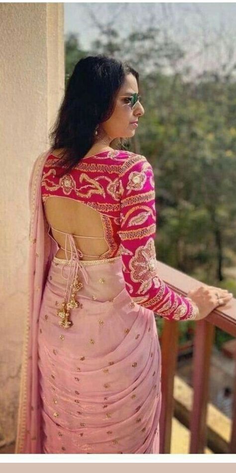 blouse designs back side Blouse Patterns Latest Back Side, Stylish Back Design For Blouse, Backless Blouse Pattern, Back Blouse Ideas, Blouses Back Designs Latest, Blouse Patterns Back Side, Blouse Back Side Designs Latest, Blouse Back Pattern, Sari Blouse Designs Latest